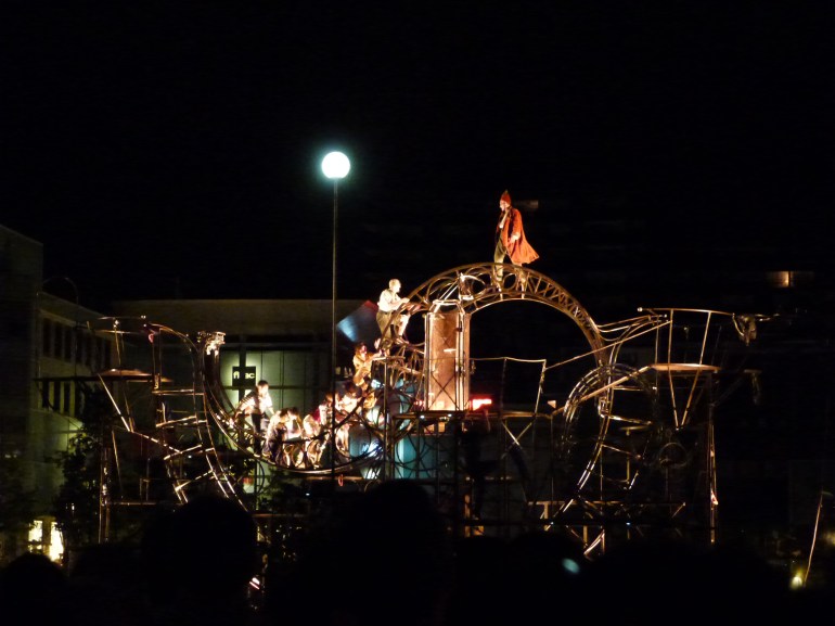 Installation féerique - Basculoscopia, compagnie Pipototal