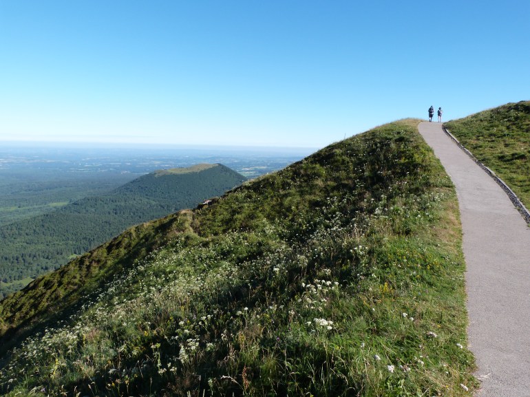 9h40... les promeneurs et randonneurs sont désormais partout