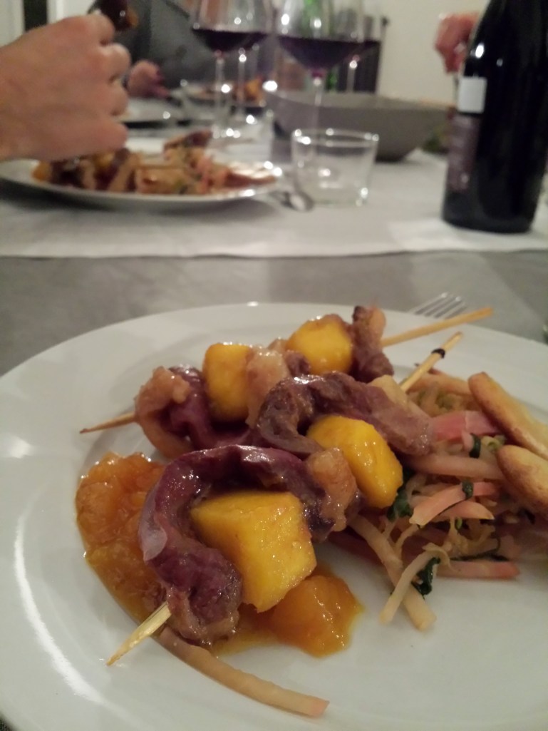Le plat : un magret de canard qui ne mangue pas de piquant (teamcalembour)