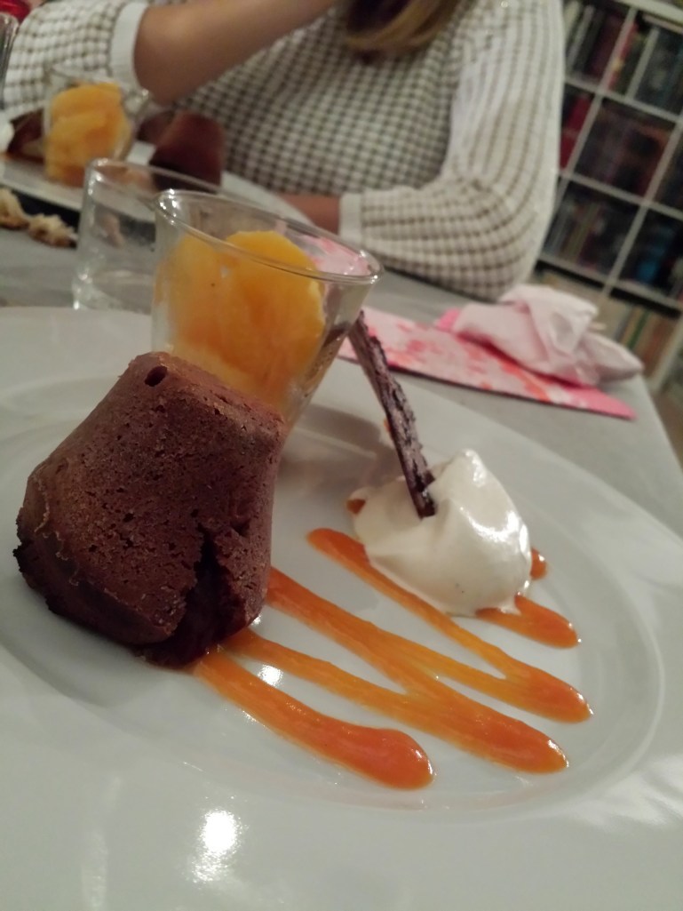 Beaucoup de couleur orange tout au long de ce dîner... Clémence devait savoir que je venais ;)