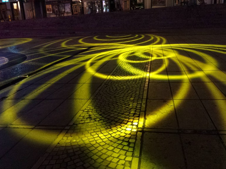 Parvis du centre Jaude 1