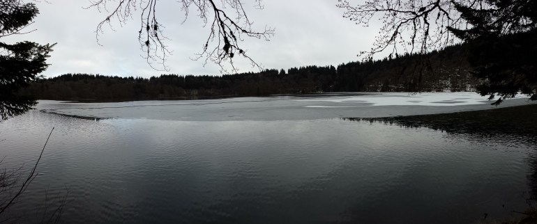 Le lac Pavin, inquiétant...