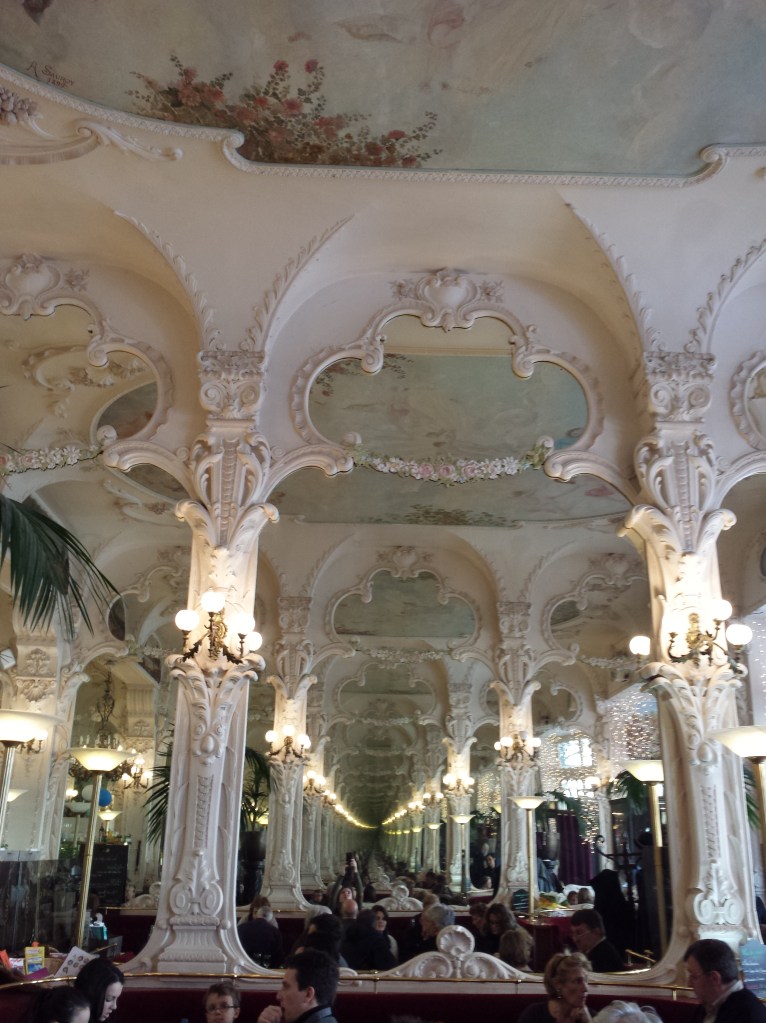 Vertige infini au Grand Café...