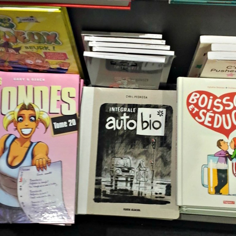 Un tel bijou rangé au milieu de telles bouses... je suis choquée (comme dirait l'autre)