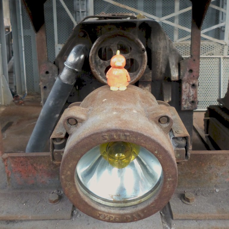 Gigina prête à pousser les wagonnets