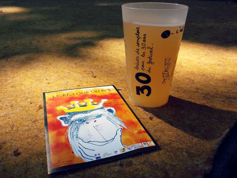 Verres collector pour les 30 ans du festival. Consignés 1€ chacun, je les ai gardés.