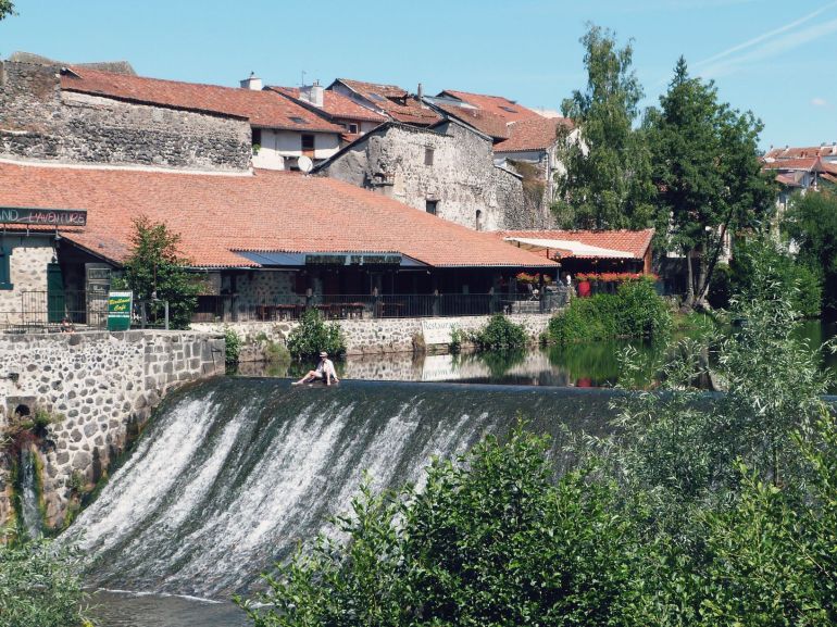 A la fraîche les pieds dans la Jordanne ! 