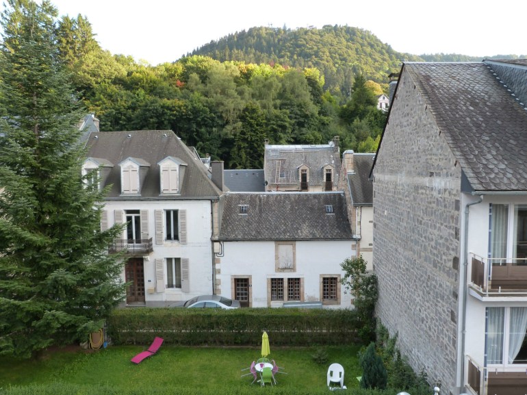 Le petit jardin du Charlet de l'autre côté de la route