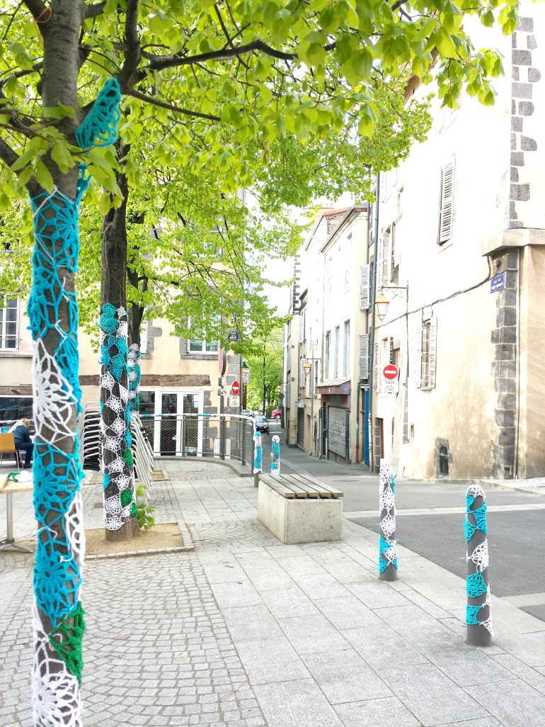 yarnbombing_mazet